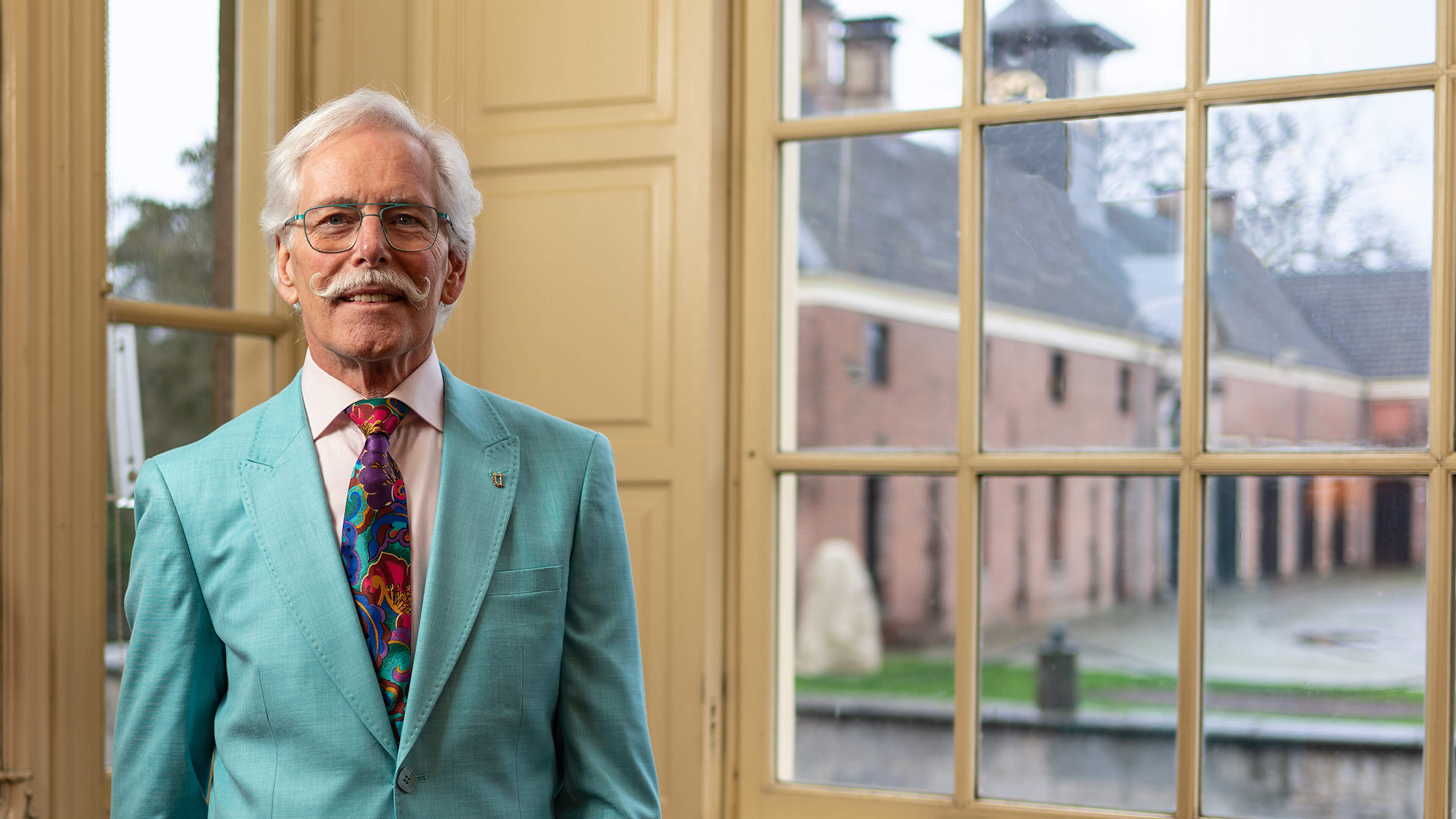 Rouw om dood geliefde kasteelheer René Cornelisse (79): ’Iedereen vroeg naar de man met de snor’